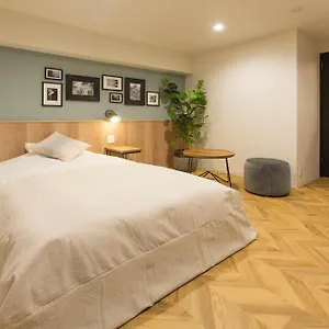 2* Hotel Replace Namba
